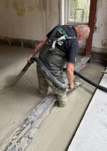Schuimbeton storten bij woning in Amersfoort